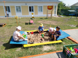 Игра в песочнице Игра в песочнице.