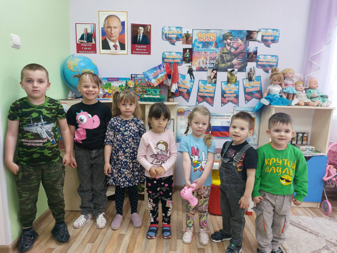 ⚡️Каждый понедельник по традиции начинается в нашем детском саду с исполнения гимна РФ ⚡️Каждый понедельник по традиции начинается в нашем детском саду с исполнения гимна РФ.